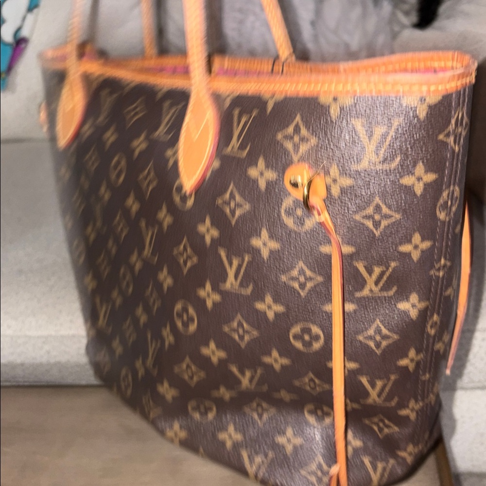 Louis Vuitton, Monogram Neverfull MM with Pouch - Picture 16 of 16